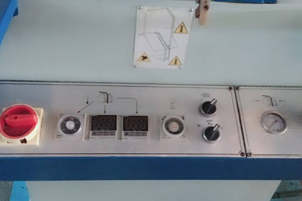 怎樣檢測發(fā)電機油壓？